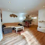 - Jardin - Parking - Clim Apartman